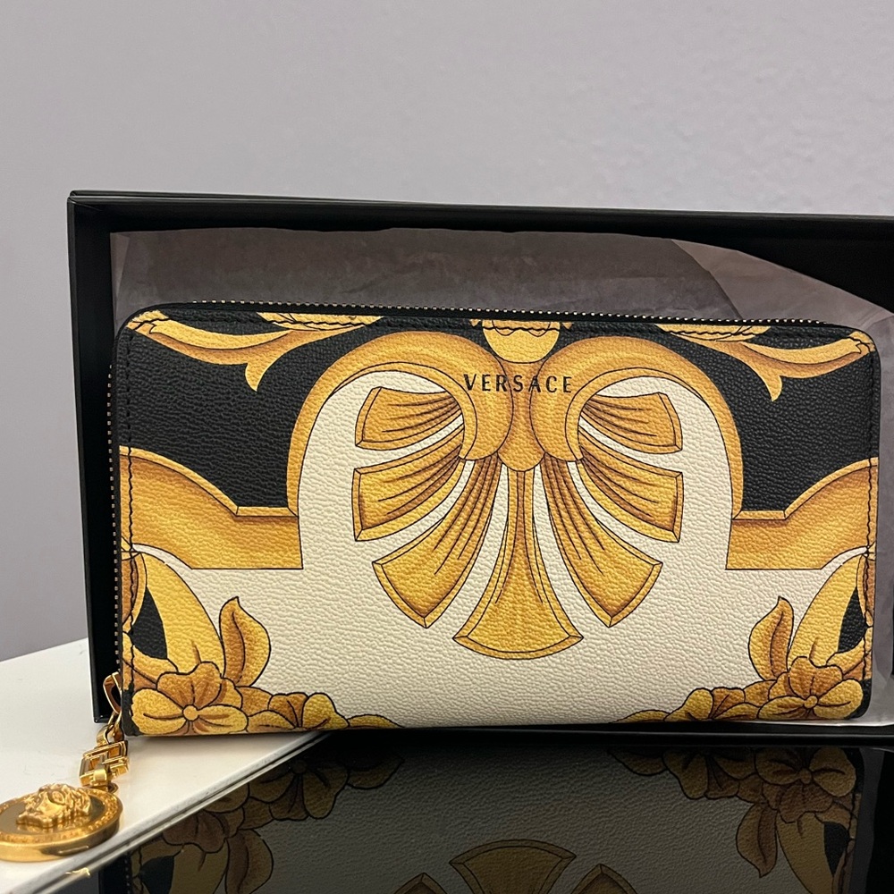 Versace Black and Gold Baroque Wallet